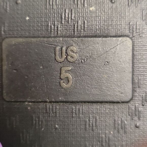 Steve Madden Fuzzy Slides, Size 5 - Picture 3 of 5